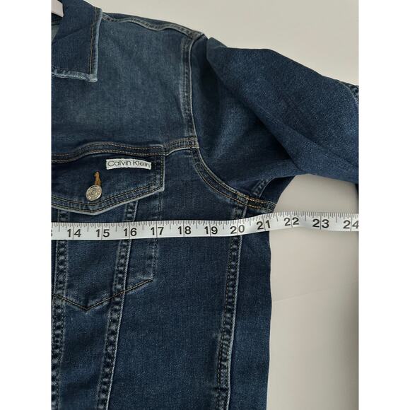 Calvin Klein Women's Jean Jacket w/ just the right amount of give  NWOT -Large - Picture 7 of 8